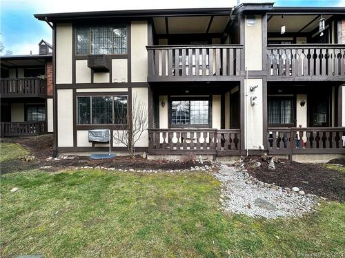 condo home for sale located at 19 Andover Court, 19, Brookfield, CT 06804