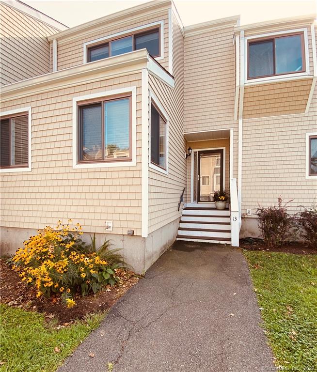 1463 Black Rock Turnpike, 13, Fairfield, CT 06825 townhome condo sold