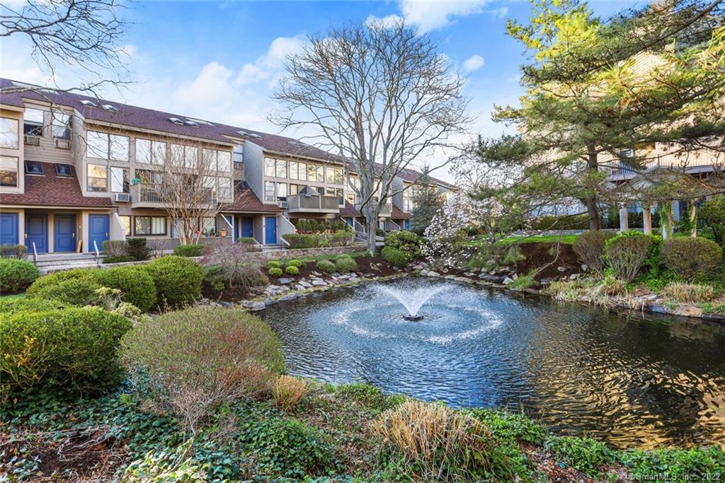 1465 East Putnam Avenue, 617, Greenwich, CT 06870 townhome condo sold