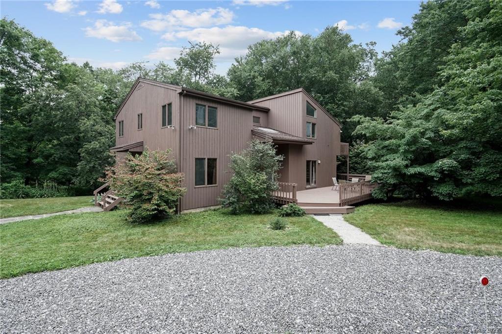 129 Picketts Ridge Road, Redding, CT 06896 contemporary single family