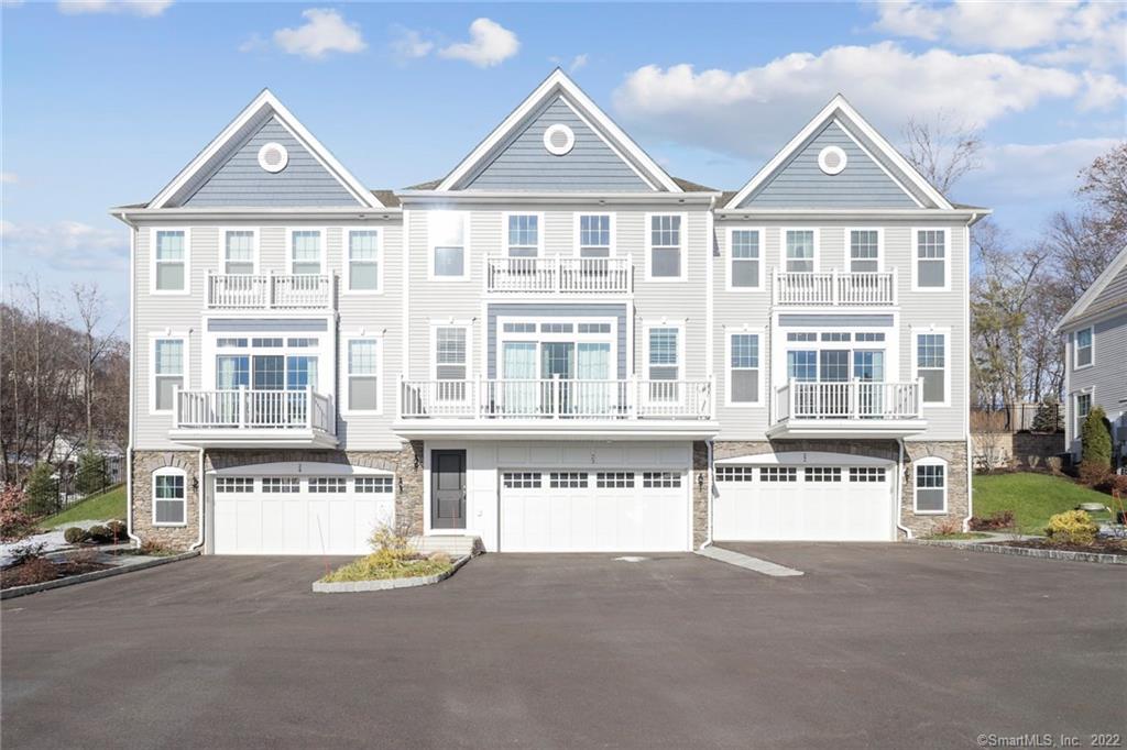 560 River Road, 22, Shelton, CT 06484 waterfront townhome condo sold