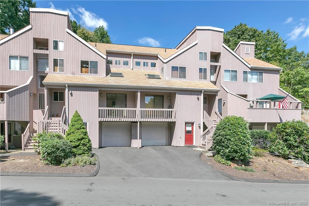273 Sunwood Drive, Shelton, CT 06484 townhome condo sold