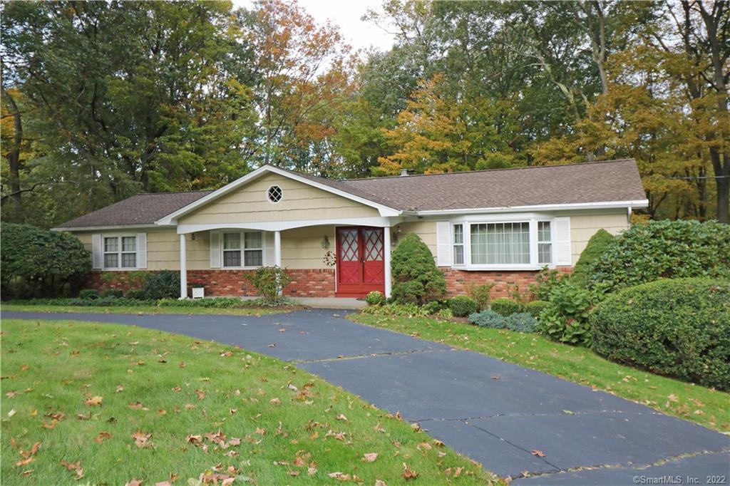 90 Woodhaven Drive, Trumbull, CT 06611 single family home sold