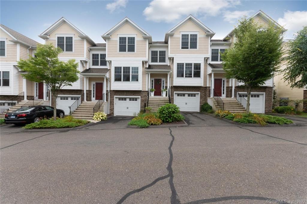 1204 Woodland Hills Drive, 1204, Trumbull, CT 06611 townhome condo sold