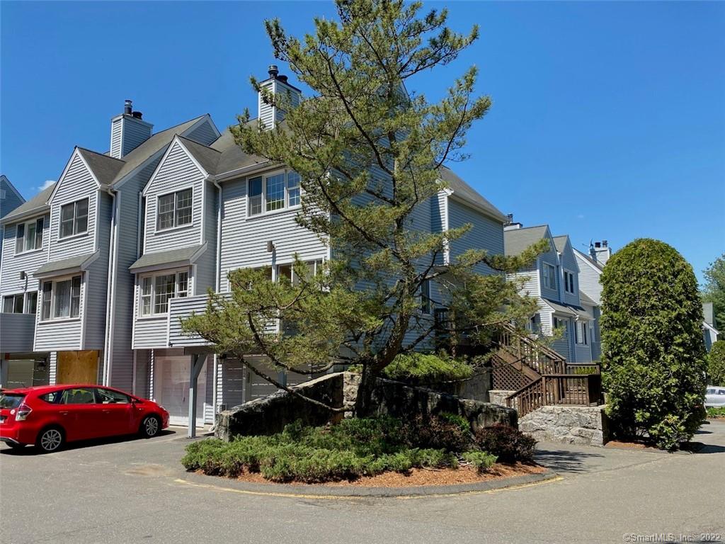 72 Wilton Crest, 72, Wilton, CT 06897 townhome condo sold